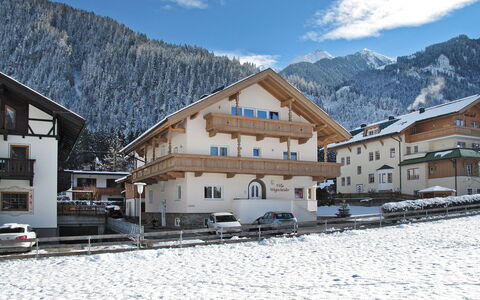 Wegscheider: Mountain, Mountain Village, Mountainous Landforms, Snow, Property, Winter, Mountain Range, Sky, Town, Alps