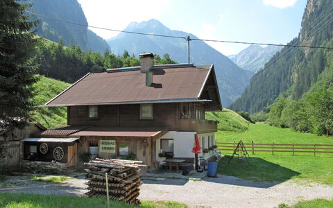 Farm Eben: Mountain, Sky, Cloud, Plant, Property, Building, Green, Nature, Window, Natural Landscape