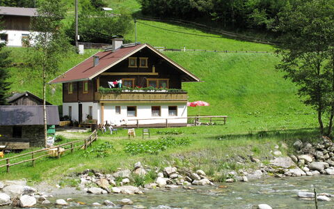 Farm Eben: Plant, Building, Water Resources, Water, Nature, Natural Landscape, Tree, House, Window