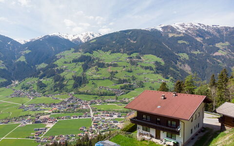 Borleitenhof: Mountain, Sky, Cloud, Plant, Ecoregion, Natural Landscape, Natural Environment, Highland, Land Lot, Building