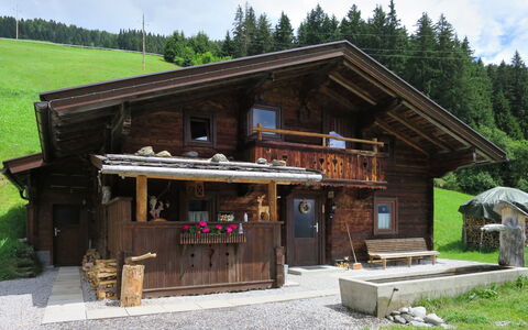 Simonhütte: Property, Log Cabin, Building, House, Cottage, Wood, Tree, Hut, Landscape, Mountain