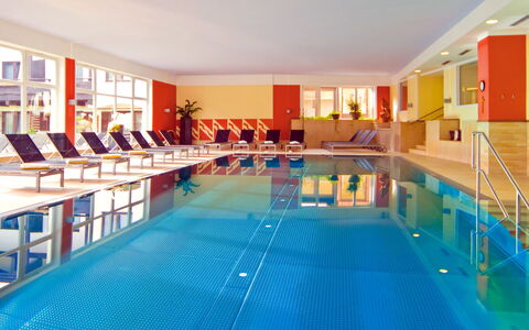 Imst 612: Water, Furniture, Swimming Pool, Chair, Table, Interior Design, Leisure, Indoor Games And Sports
