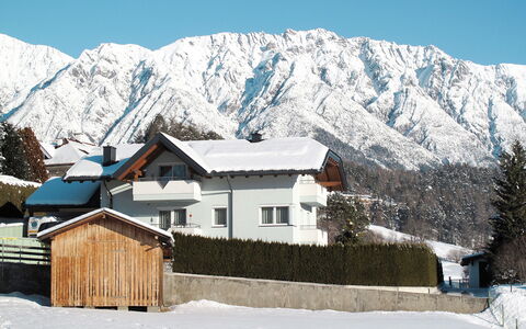 Frisch: Snow, Winter, Mountain, Mountainous Landforms, Mountain Village, Property, Roof, Hill Station, Mountain Range, House