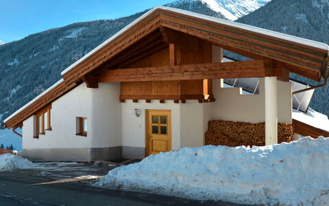 Erna: House, Property, Home, Roof, Building, Real Estate, Winter, Cottage, Snow, Mountain