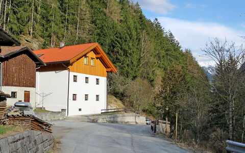 Jagdhaus Strengen: Sky, Cloud, Plant, Building, Window, Natural Landscape, Slope, Tree, Land Lot, House