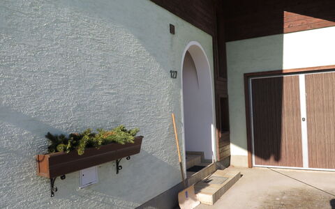 Katharina: Plant, Building, Window, Houseplant, Wood, Flowerpot, House, Interior Design, Flooring