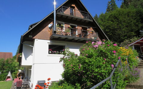 Haus Ganter: Plant, Sky, Flower, Building, Window, House, Tree, Land Lot, Cottage, Grass