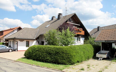 Schleuniger: Property, House, Residential Area, Home, Roof, Cottage, Real Estate, Building, Neighbourhood, Shrub