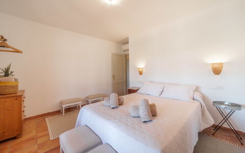Can Soler: Furniture, Interior Design, Flooring, Wall, Floor, Wood, Ceiling, Bedroom, Bed, Room