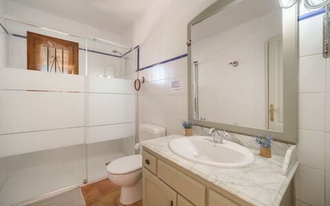 Can Soler: Bathroom, Interior Design, Plumbing Fixture, Flooring, Bathroom Sink, Sink, Floor, Cabinetry, Bathroom Cabinet, Toilet Seat