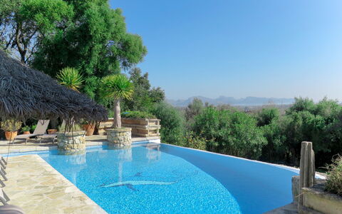Can Segue: Water, Sky, Property, Plant, Swimming Pool, Nature, Azure, Tree, Body Of Water, Building