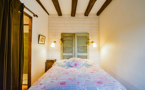 Le Pigeonnier: Building, Property, Comfort, Blue, Wood, Textile, Lighting, Interior Design, Flooring, Floor