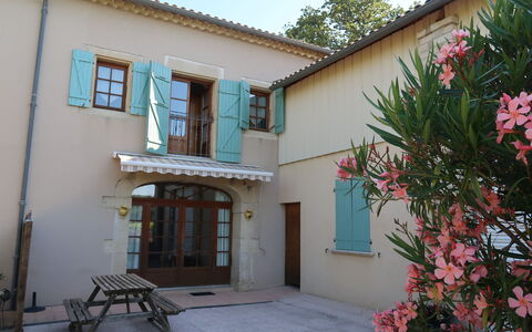 Le Mas: Property, Plant, Sky, Flower, Building, Window, Tree, Neighbourhood, House, Real Estate