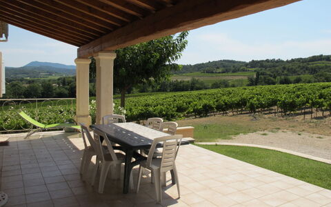 Les Lilas Blancs: Plant, Property, Sky, Shade, Wood, Table, Grass, Tree, Cloud, Porch