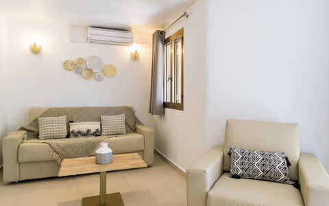 Stella di Mare: Couch, Property, Table, Furniture, Picture Frame, Building, Comfort, Interior Design, Living Room, Lighting
