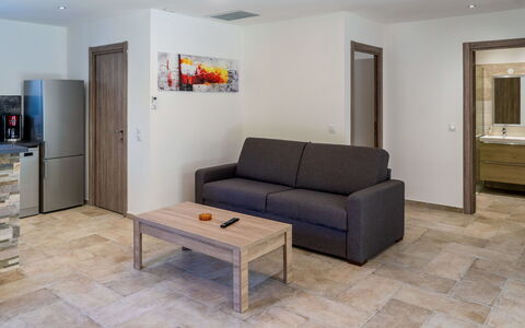 Accommodation:&nbsp;A Suara 615.2