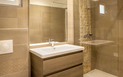 Accommodation:&nbsp;A Suara 615.1