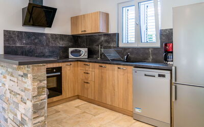 Accommodation:&nbsp;A Suara 615.2