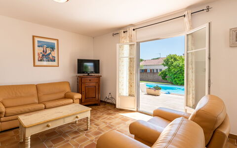 Casella: Furniture, Couch, Table, Wood, Comfort, Interior Design, Living Room, Studio Couch, Flooring, Floor