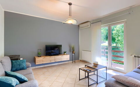 Carlo: Furniture, Couch, Shade, Interior Design, Wood, Window, Living Room, Comfort, Flooring, Floor