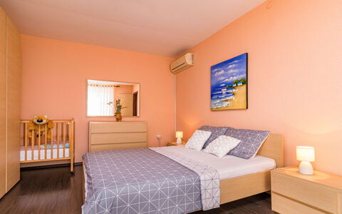 Sonja: Bedroom, Furniture, Room, Bed, Property, Bed Sheet, Floor, Bedding, Interior Design, Bed Frame