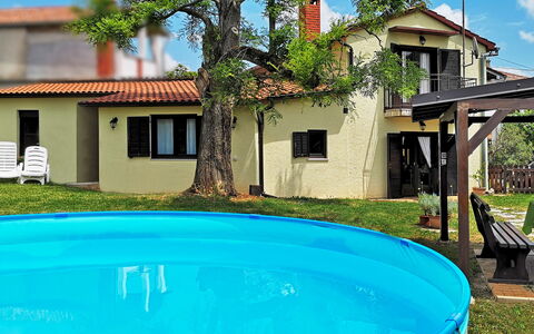 Sara: Property, House, Swimming Pool, Blue, Real Estate, Building, Azure, Turquoise, Home, Residential Area