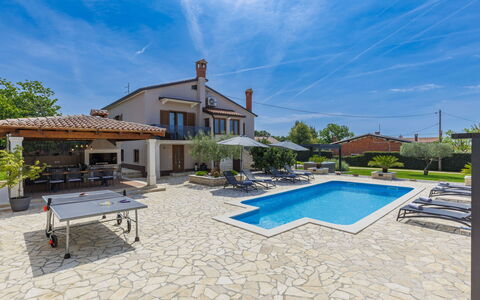 Sara: Cloud, Sky, Building, Property, Plant, House, Shade, Swimming Pool, Tree, Outdoor Furniture