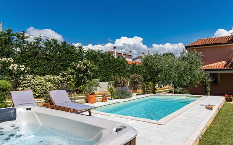 Petar: Property, Swimming Pool, Real Estate, House, Home, Estate, Building, Vacation, Resort, Jacuzzi