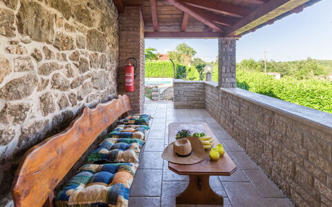 Villa Paula: Plant, Green, Building, Flowerpot, Botany, Wood, Interior Design, Architecture, Houseplant, Tree