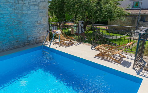 Toni: Water, Plant, Swimming Pool, Blue, Rectangle, Building, Body Of Water, Tree, Leisure