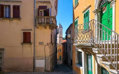 Paolici: Window, Building, Blue, Azure, Sky, Wood, City, Facade, Real Estate