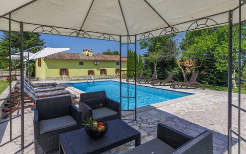 Donada: Furniture, Table, Property, Plant, Building, Chair, Couch, Swimming Pool, Shade, Outdoor Furniture
