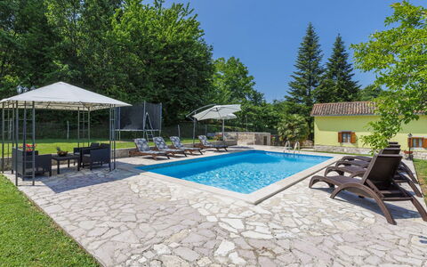 Donada: Property, Furniture, Building, Plant, Swimming Pool, Sky, Chair, Outdoor Furniture, Shade, Water