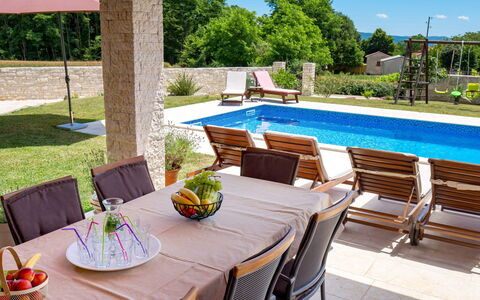 Baretuni: Water, Table, Furniture, Plant, Property, Chair, Swimming Pool, Tableware, Green, Azure