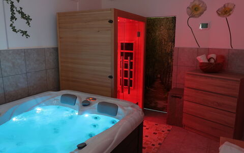 Laura: Water, Cabinetry, Interior Design, Wood, Flooring, Floor, Real Estate, Bathtub, Wood Stain