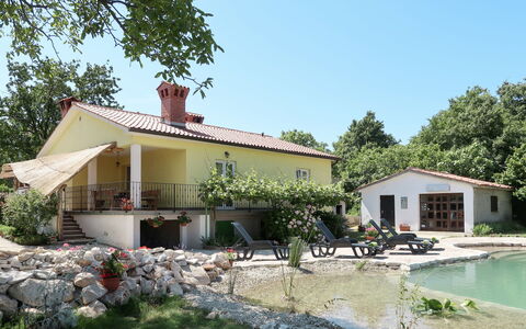 Angelina: Property, House, Home, Building, Real Estate, Cottage, Estate, Farmhouse, Roof, Villa