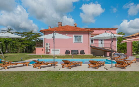 Dordana: Property, House, Home, Building, Real Estate, Residential Area, Land Lot, Villa, Architecture, Estate