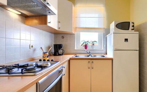 Egle: Cabinetry, Countertop, Kitchen Sink, Property, Furniture, Sink, Kitchen, Kitchen Appliance, Tap, Kitchen Stove