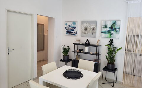 Katarina: Plant, Property, Furniture, Table, Flowerpot, Houseplant, Comfort, Interior Design, Flooring, Floor