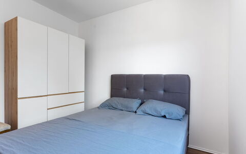 Kata: Furniture, Comfort, Wood, Bed, Pillow, Interior Design, Building, Floor, Shade