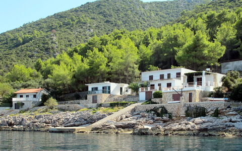 Tina: Water, Property, House, Home, Bay, Coast, Village, Tourism, Inlet, River