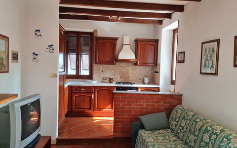 Agnese (Dol235): Picture Frame, Property, Cabinetry, Furniture, Houseplant, Building, Wood, Interior Design, Living Room, Window