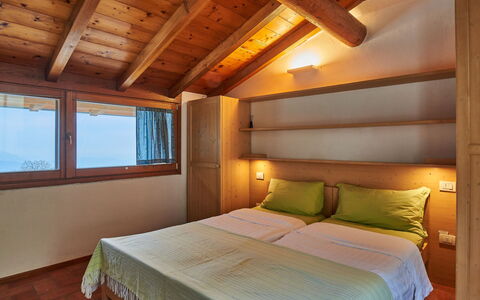 Braga 602: Property, Furniture, Comfort, Wood, Bed, Building, Window, Interior Design, Floor