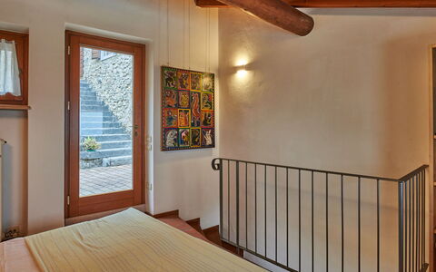 Braga 602: Furniture, Window, Wood, Interior Design, Flooring, Wood Stain, Comfort, Shade, Floor, Building