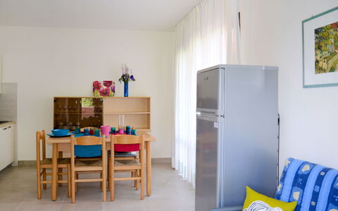 Maitè: Room, Property, Furniture, Floor, House, Interior Design, Building, Table, Real Estate, Apartment
