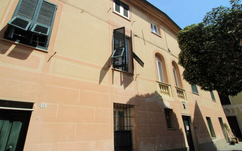 Casa Centrale: Sky, Plant, Building, Daytime, Property, Window, Tree, Architecture, Urban Design, Leisure