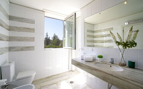 Villa Golf: Property, Bathtub, Plant, Plumbing Fixture, Interior Design, Bathroom, Building, Houseplant, Tap, Wood
