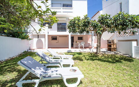 Azul: Plant, Building, Window, Tree, Outdoor Furniture, Land Lot, Urban Design, Grass, House, Residential Area