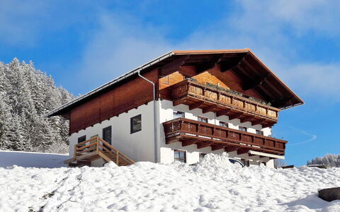 Radstadt 606: Cottage, Freezing, Snow, Winter, Hill Station, Alps, Glacial Landform, Hut, Balcony, Log Cabin