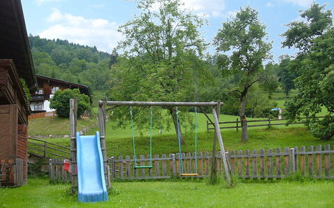 Kaprun 662: Property, Tree, Grass, Land Lot, Lawn, Rural Area, Yard, House, Architecture, Garden